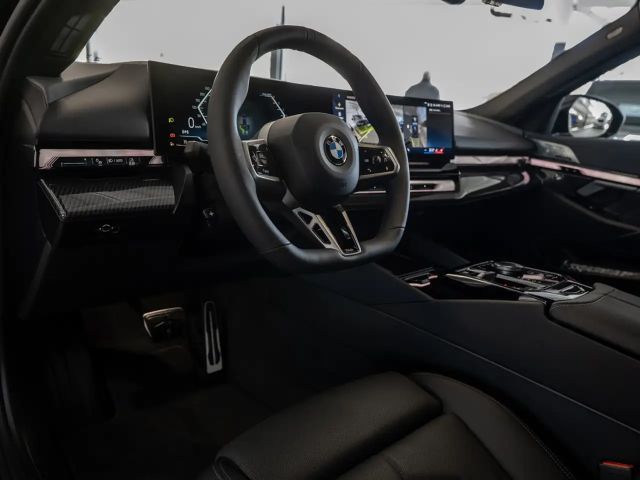 BMW 540 540d M-Sport Touring xDrive