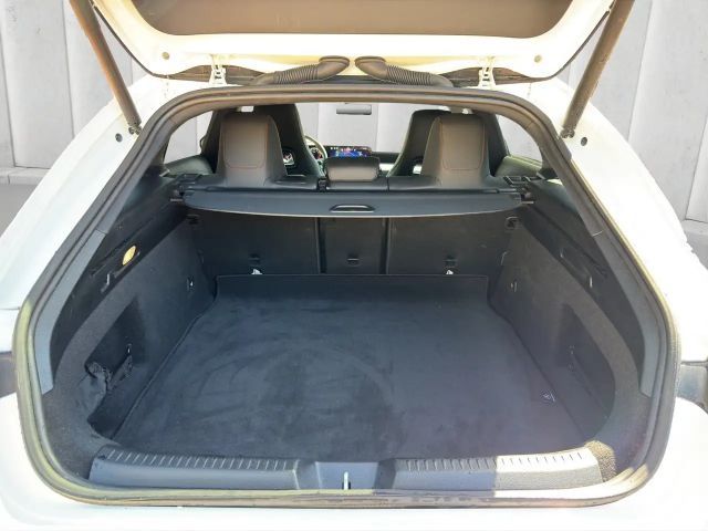 Mercedes-Benz CLA 200 AMG Line