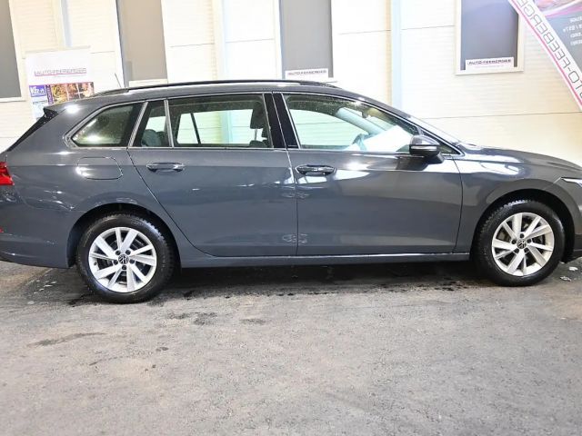 Volkswagen Golf Life Variant