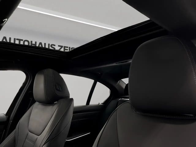 BMW 330 330i M-Sport Sedan