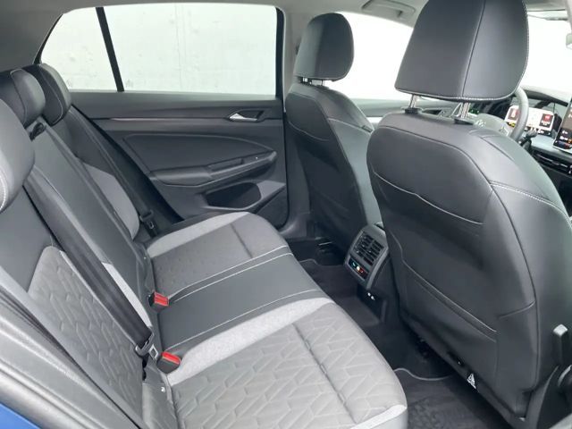 Volkswagen Golf 1.5 eTSI DSG Golf VIII IQ.Drive