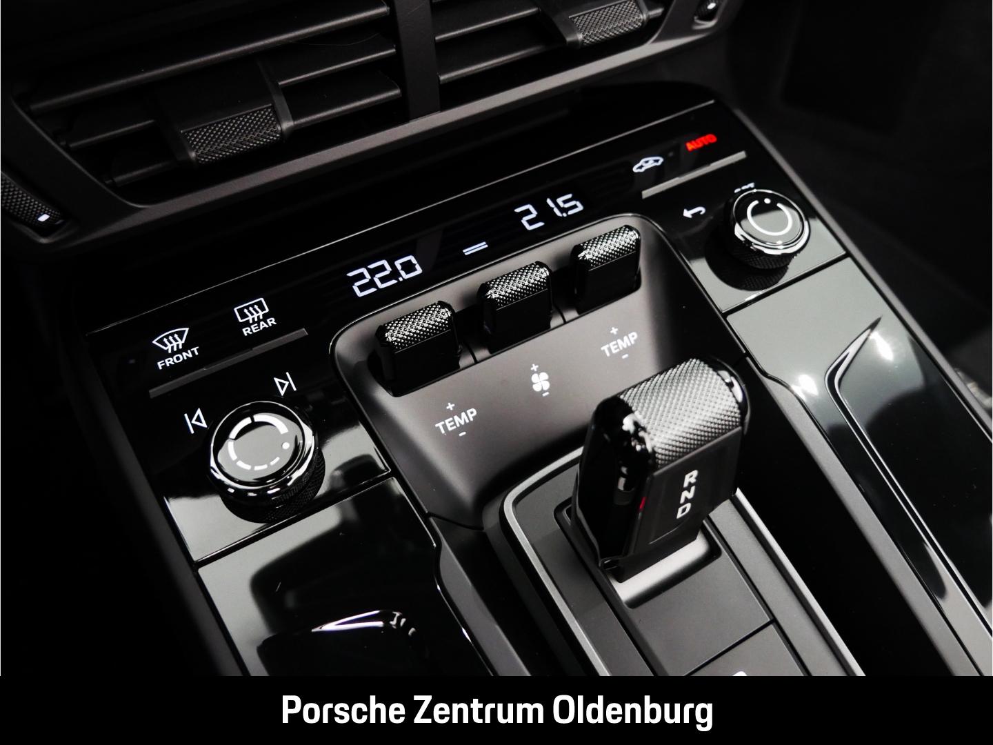 Porsche 911 992 Cabriolet Carrera GTS