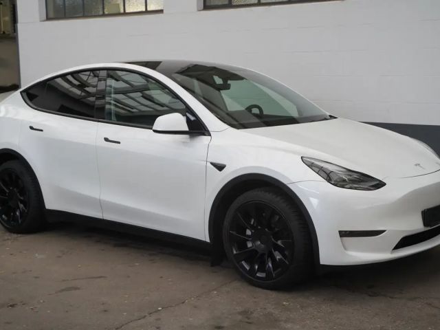 Tesla Model Y AWD Long Range