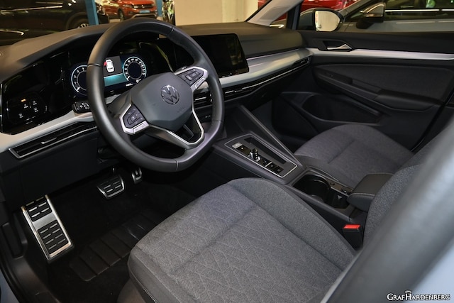 Volkswagen Golf 1.5 eTSI Golf VIII IQ.Drive Move