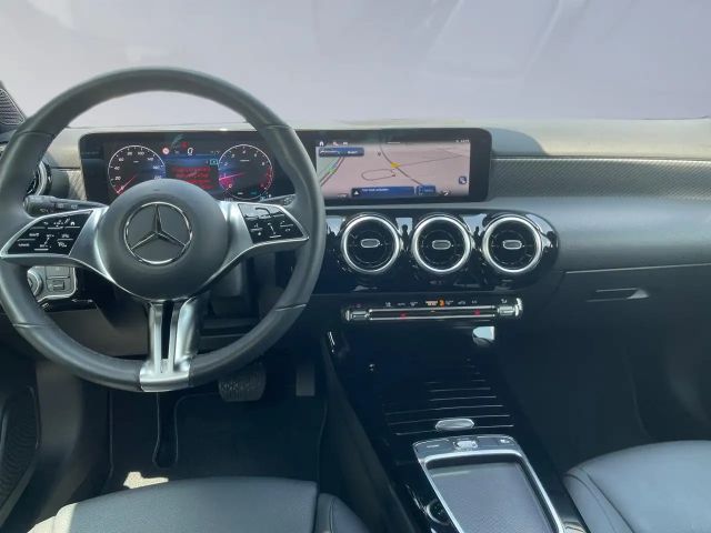 Mercedes-Benz A 180 Progressive