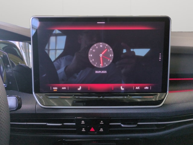 Volkswagen Golf 2.0 TSI DSG Golf VIII