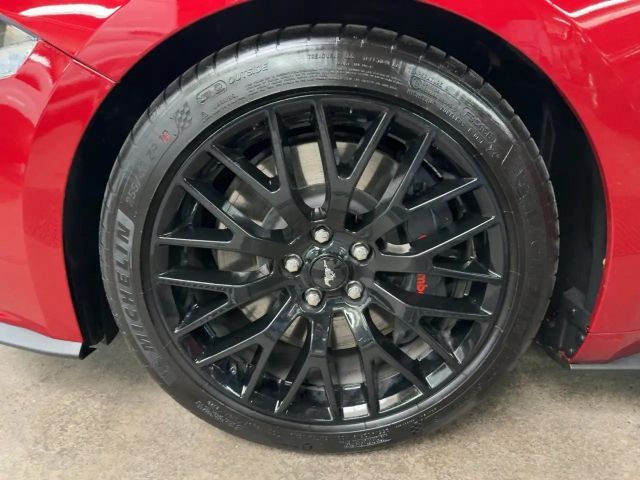 Ford Mustang Fastback GT 5.0 V8