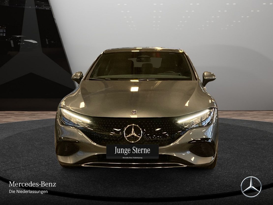Mercedes-Benz EQE 300 Sedan