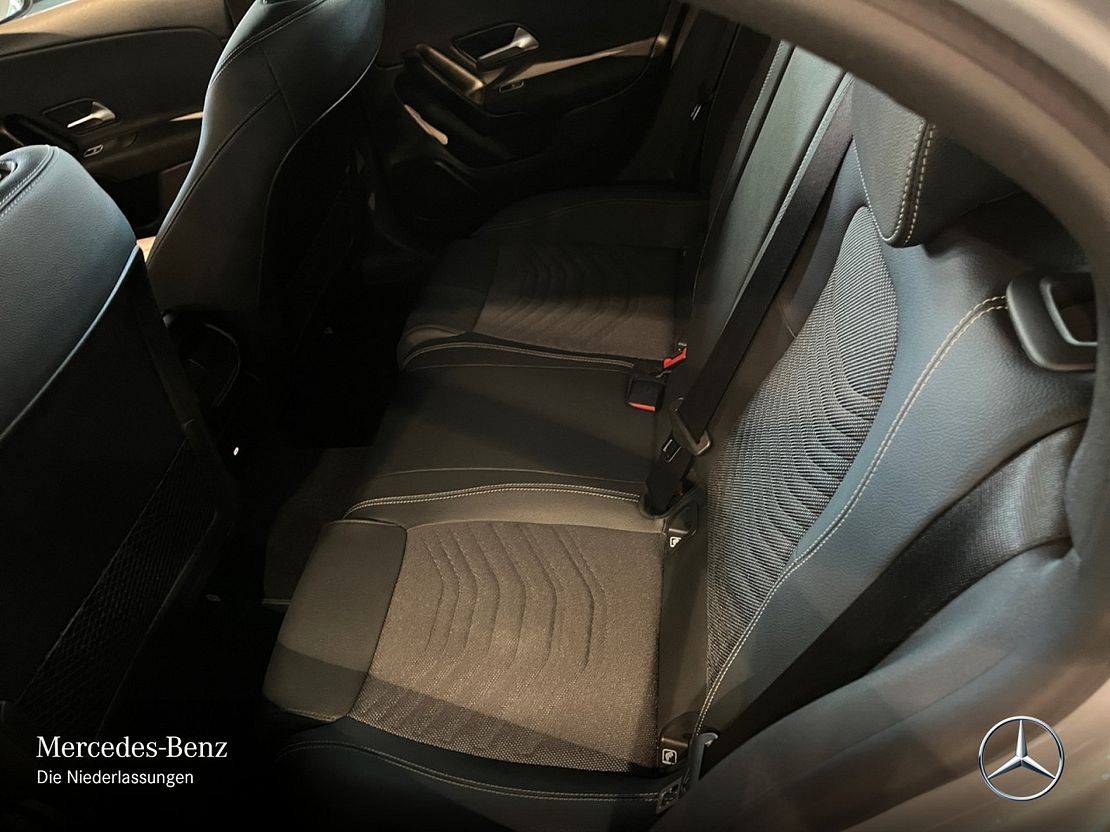 Mercedes-Benz A 180 A 180 d