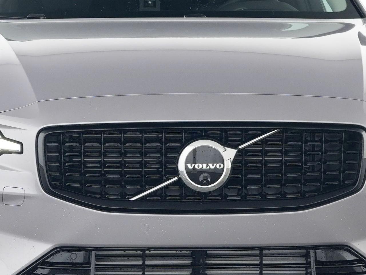 Volvo V60 AWD Dark Hybrid Plus Recharge T6