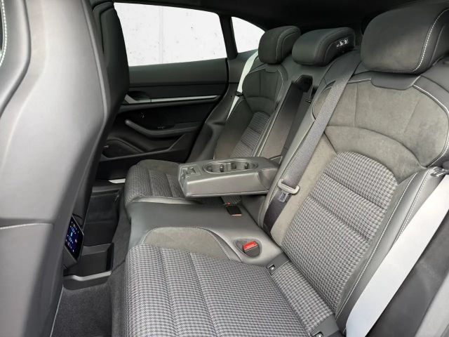 Porsche Taycan 4 Cross Turismo