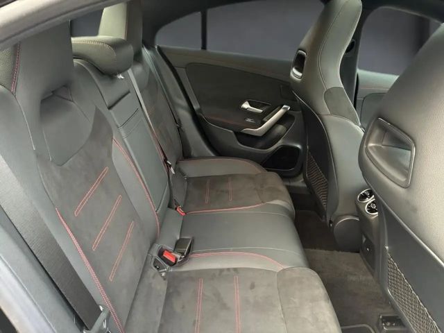 Mercedes-Benz CLA 200 AMG Line Coupé