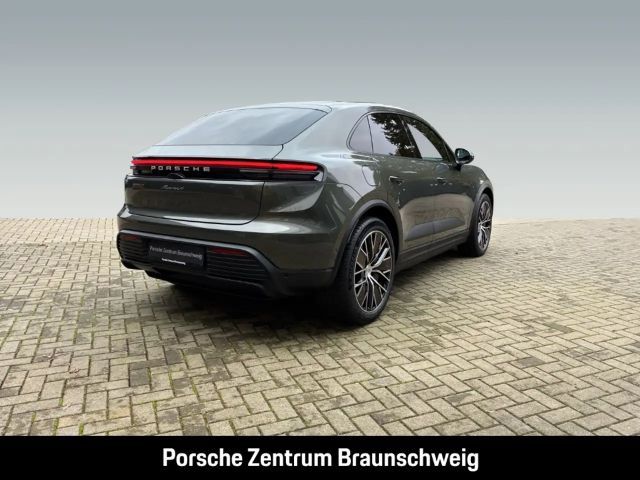 Porsche Macan 4