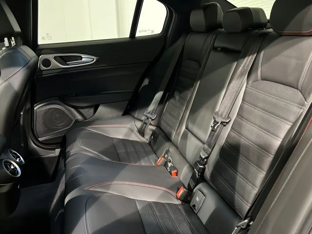 Alfa Romeo Giulia Q4