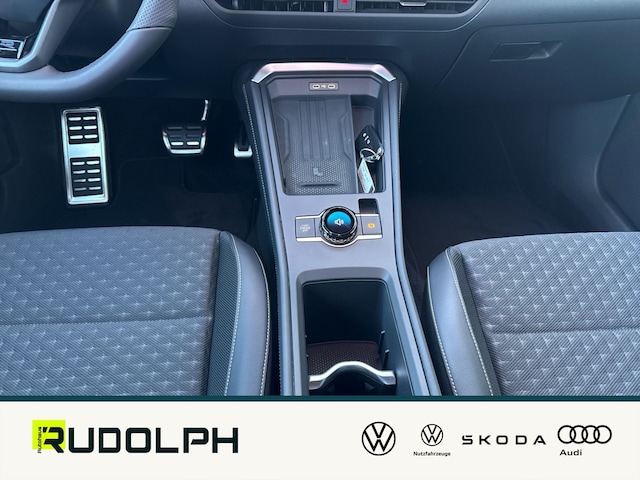 Volkswagen T-Roc 1.5 eTSI DSG R-Line