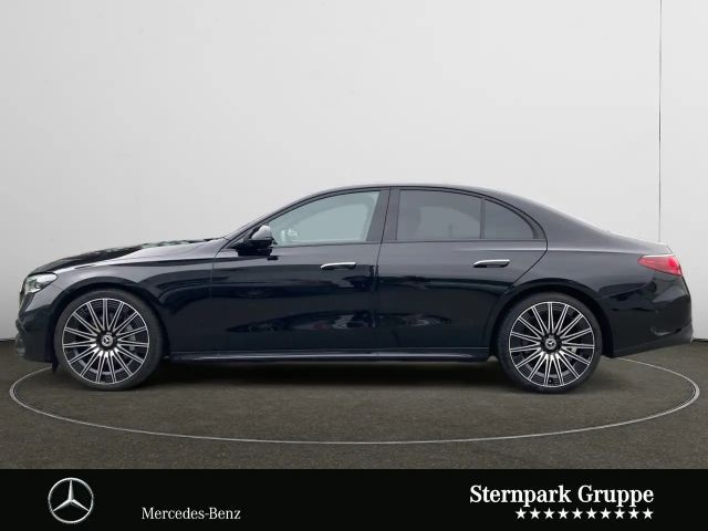 Mercedes-Benz E 200 Sedan