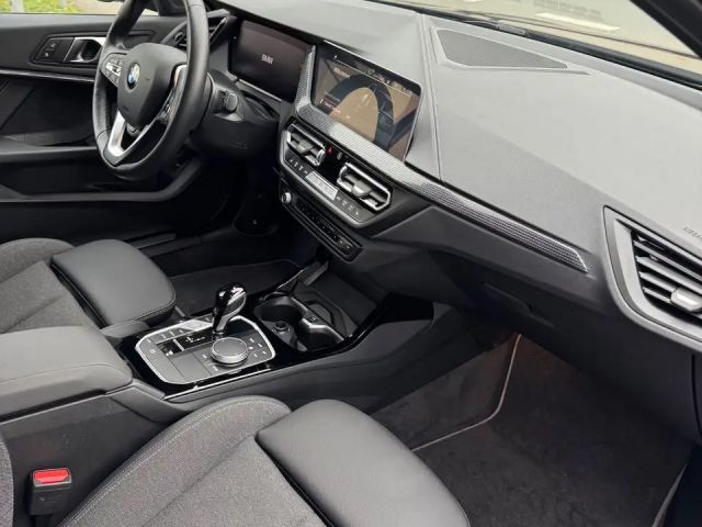 BMW 118 118i Sedan Sport Line