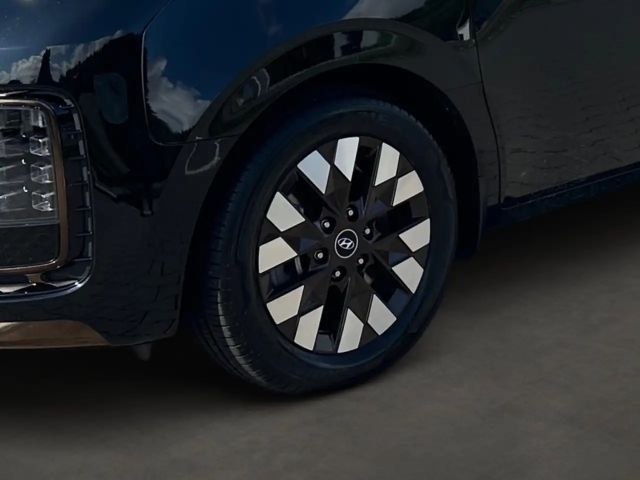 Hyundai Staria Signature