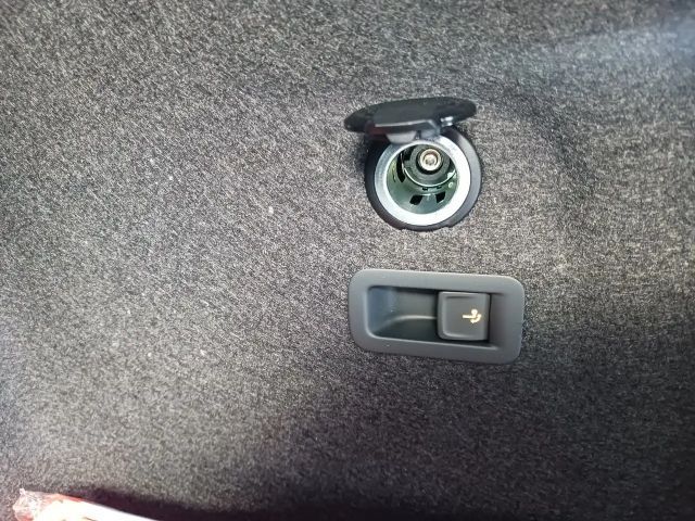 Volkswagen Golf 1.5 TSI Business Life Variant