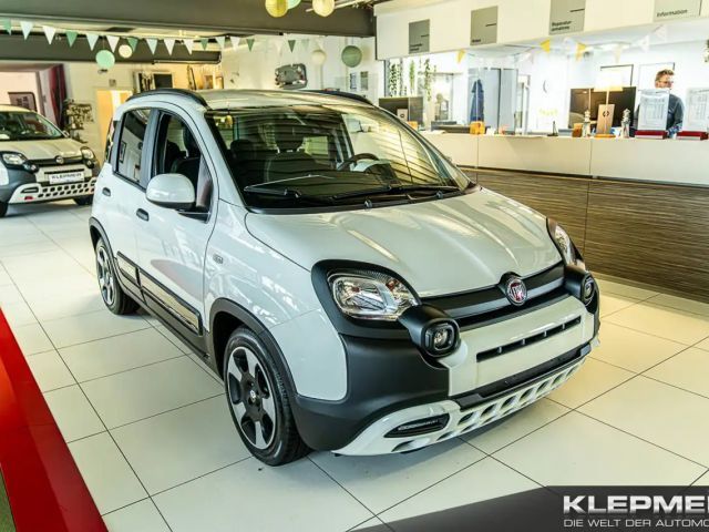 Fiat Panda 1.0 GSE 70PS E6 Pandina