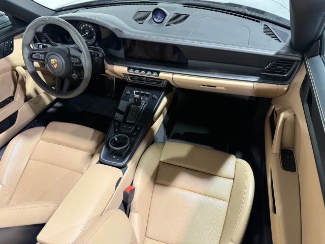 Porsche 911 4 Cabrio GTS Targa