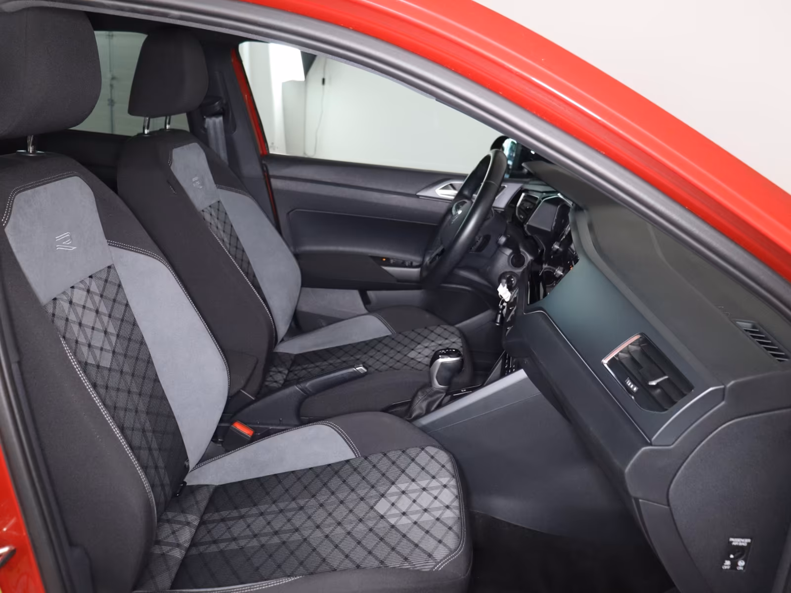 Volkswagen Taigo 1.0 TSI DSG R-Line