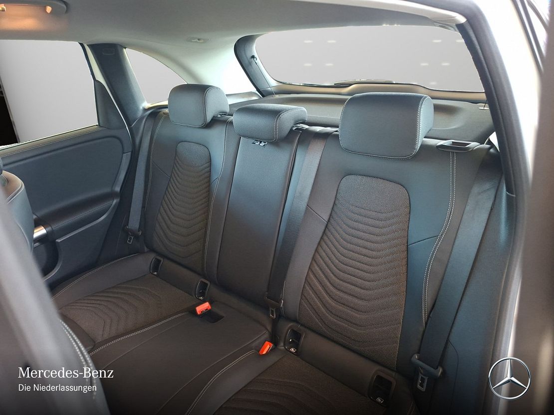 Mercedes-Benz B 200 Sedan