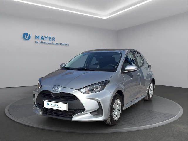 Toyota Yaris 1.0 VVT-i Active Hatchback VVT-i