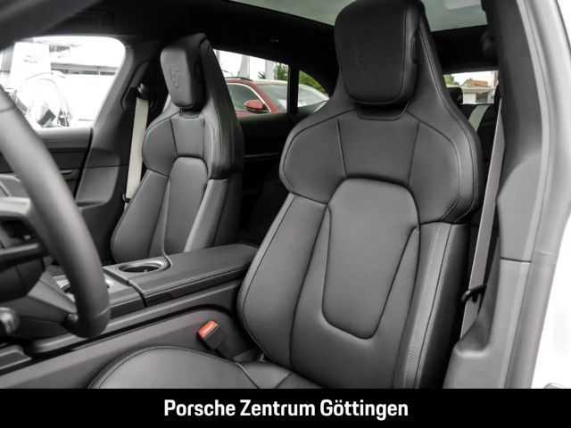 Porsche Taycan 4 Cross Turismo