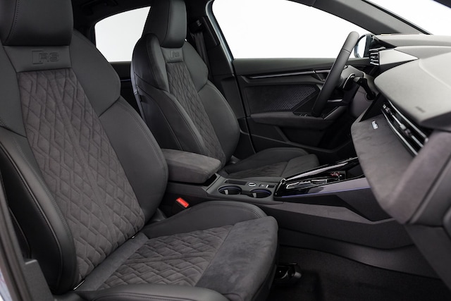 Audi RS3 Quattro S-Tronic Sedan