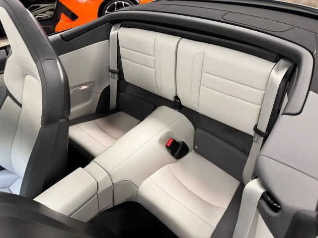 Porsche 992 Cabrio Carrera