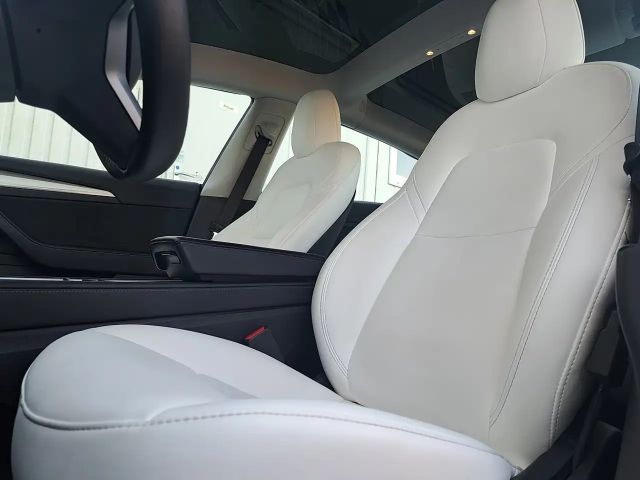 Tesla Model 3 AWD Long Range