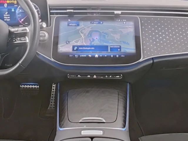 Mercedes-Benz E 200 AMG Line Sedan