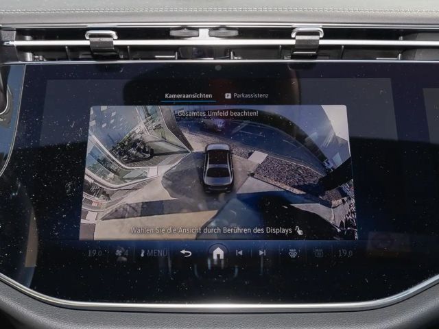 Mercedes-Benz E 200 4MATIC Sedan