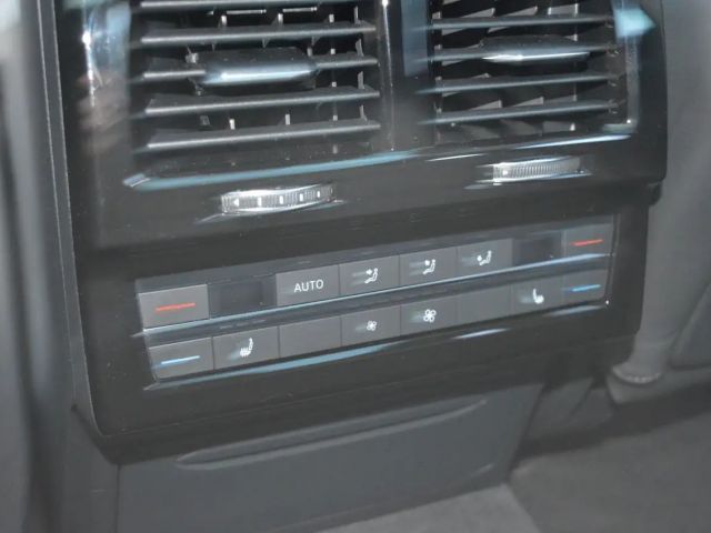 Volkswagen Touareg 4Motion R-Line