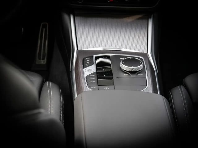 BMW 330 330i M-Sport xDrive