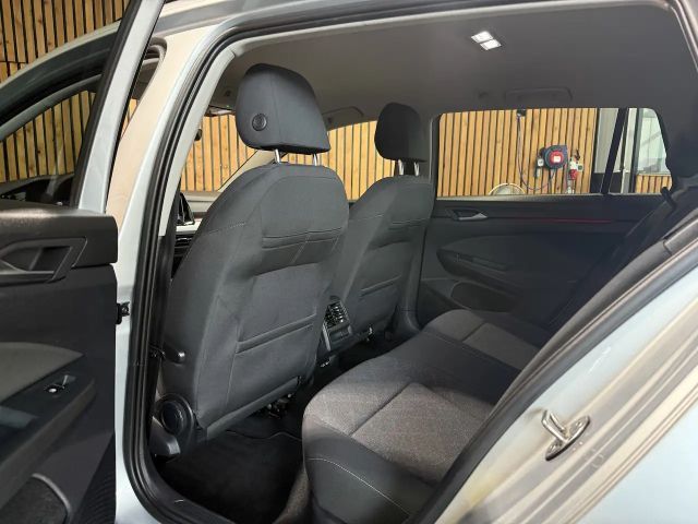 Volkswagen Golf Life Variant