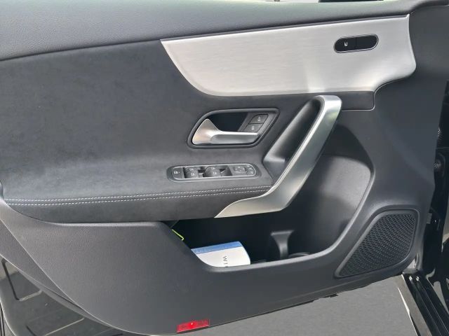 Mercedes-Benz A 200 Hatchback