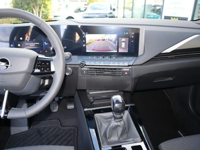 Opel Astra 1.2 Turbo Edition Sports Tourer