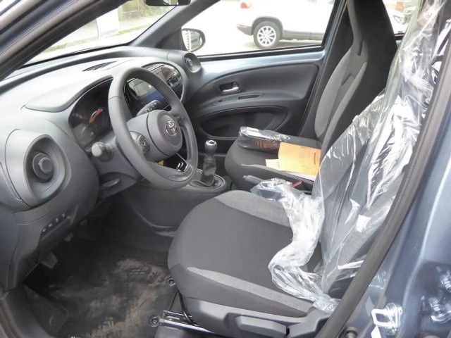 Toyota Aygo X Hatchback Play VVT-i