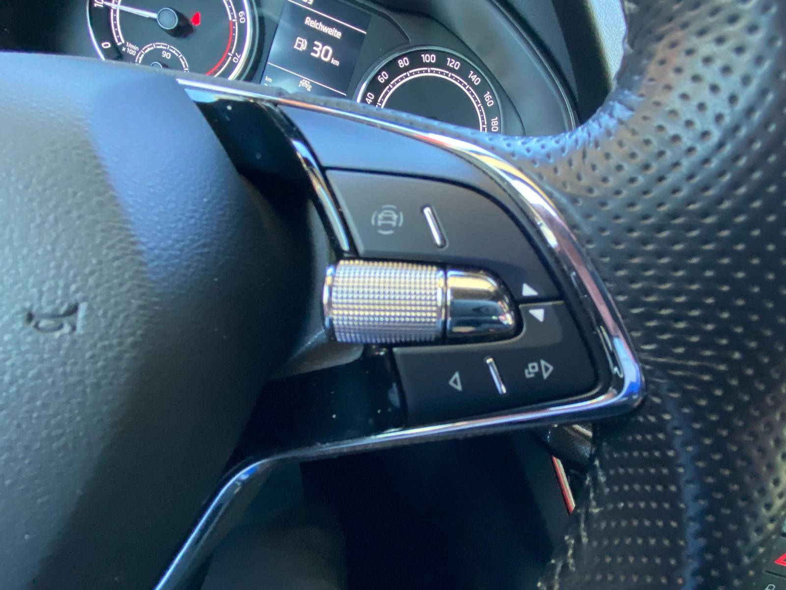 Skoda Scala LED, SmartLink