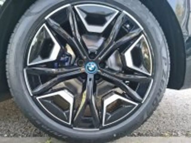 BMW iX xDrive50