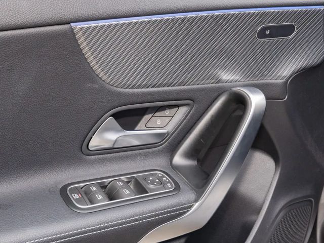 Mercedes-Benz A 200 Hatchback