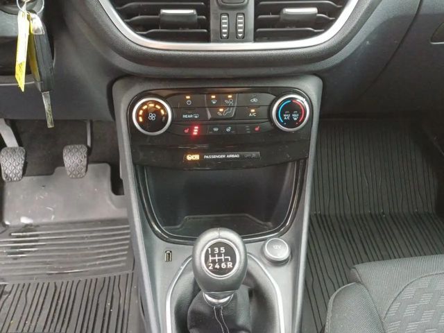 Ford Puma EcoBoost Titanium