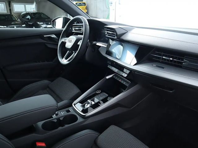 Audi A3 45 TFSI Hybride S-Line Sedan