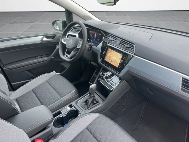 Volkswagen Touran 1.5 TSI R-Line