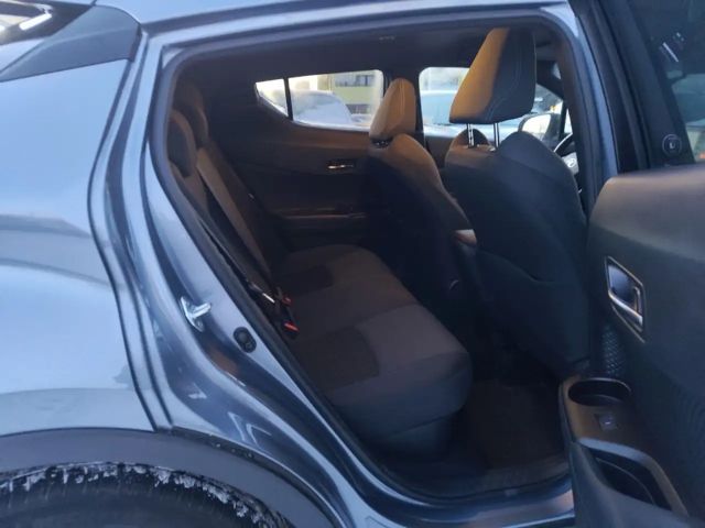 Toyota C-HR Hybride Team D