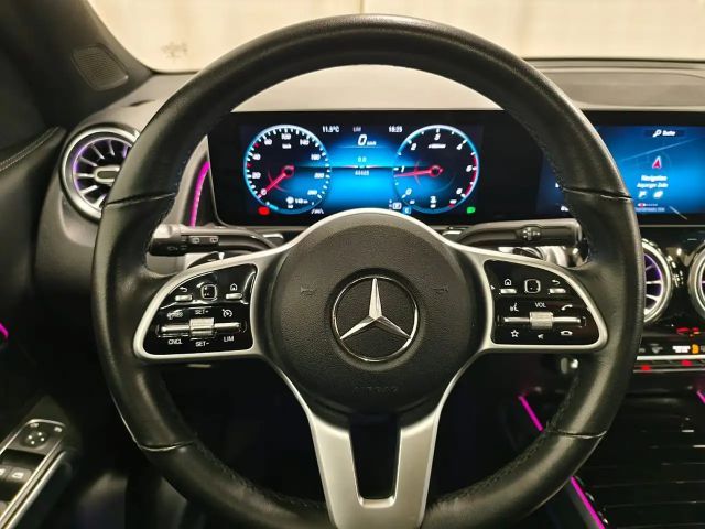 Mercedes-Benz GLB 200 4MATIC GLB 200 d