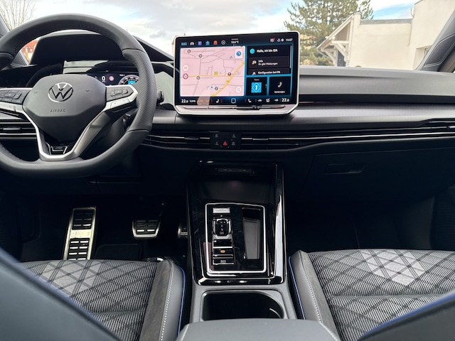 Volkswagen Golf 1.5 eTSI R-Line Variant