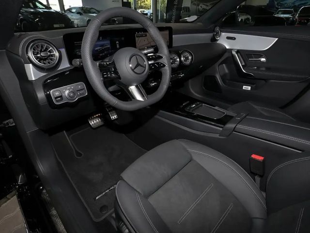 Mercedes-Benz CLA 200 AMG Line